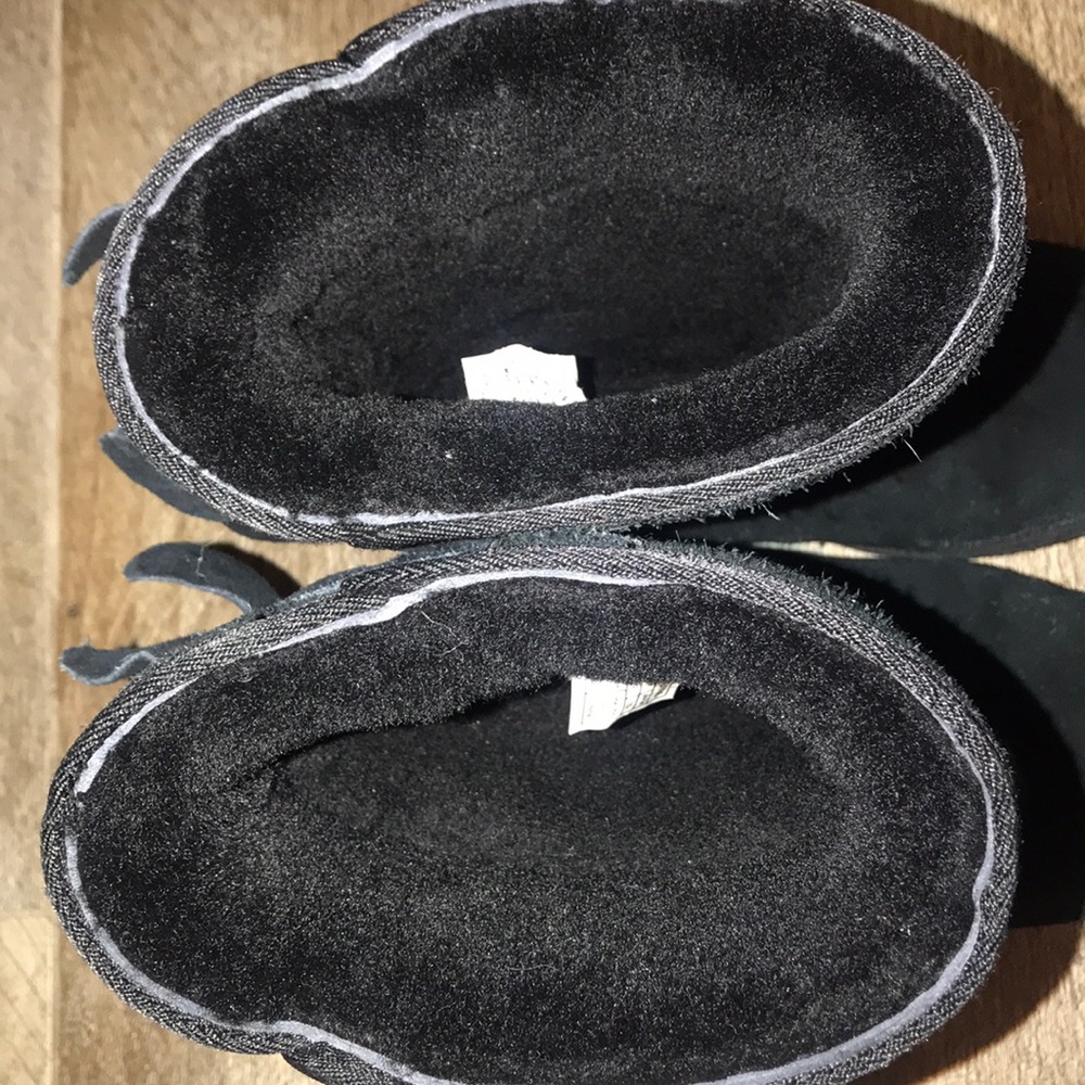 Shoes - Picture 4 of 4